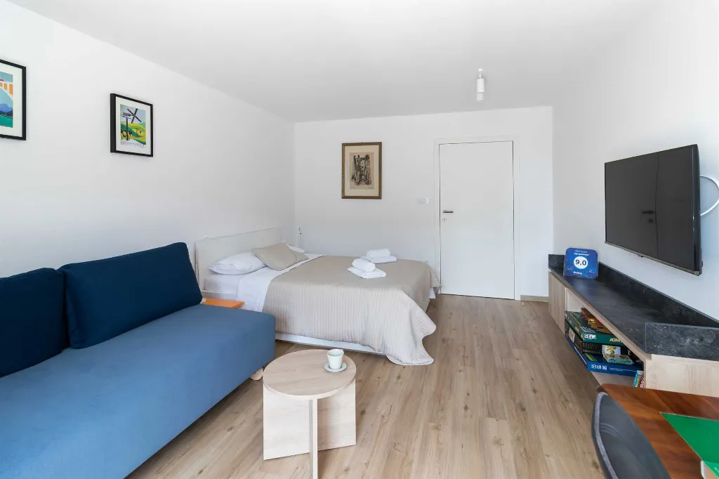 2-Bedroom Apartment in Ljubljana with Free Parking