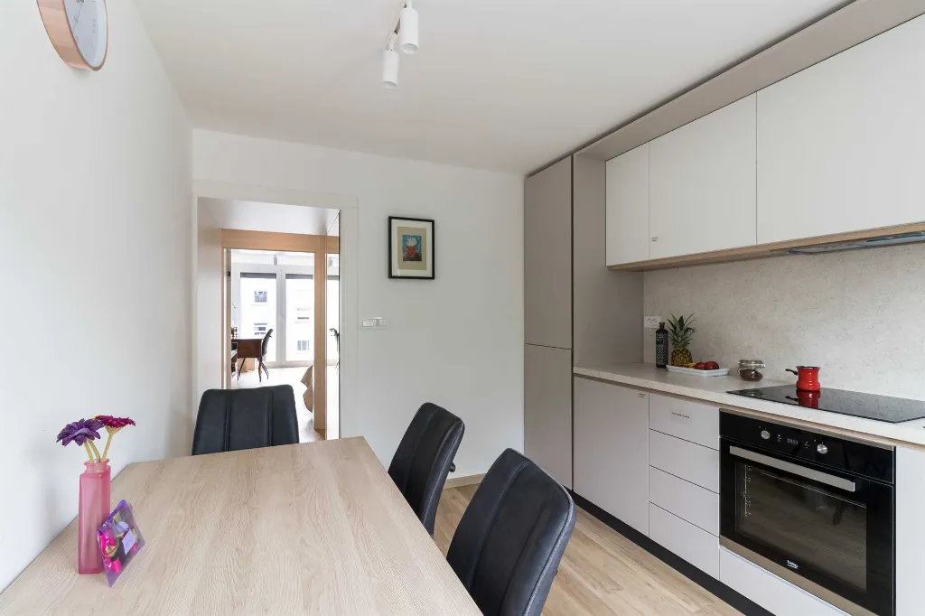 2-Bedroom Apartment in Ljubljana with Free Parking