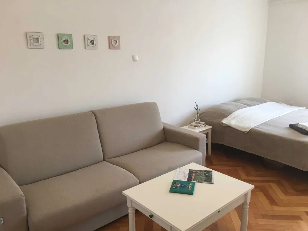 Ljubljana 2-Bedroom Apartment for up to 5