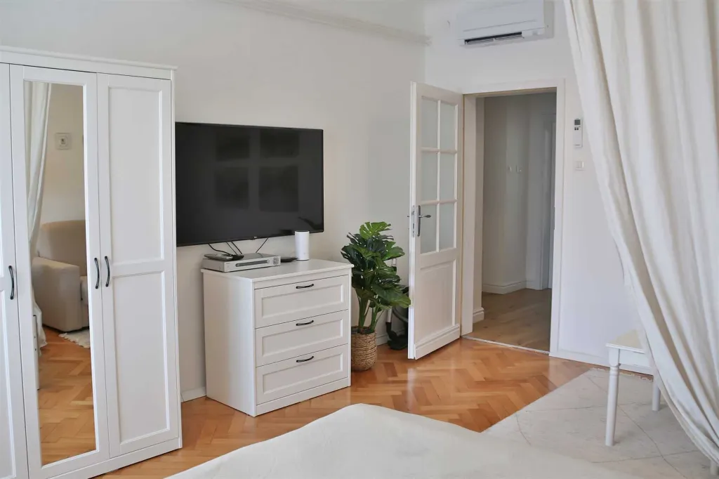 Ljubljana 2-Bedroom Apartment for up to 5