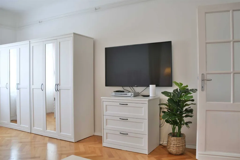 Ljubljana 2-Bedroom Apartment for up to 5