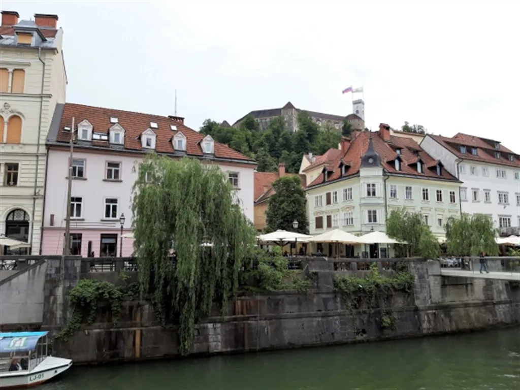 Two-Bedroom Apartment with River Views in Ljubljana