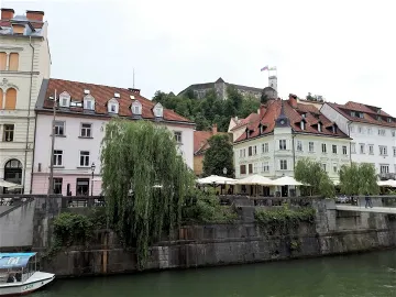 Two-Bedroom Apartment with River Views in Ljubljana