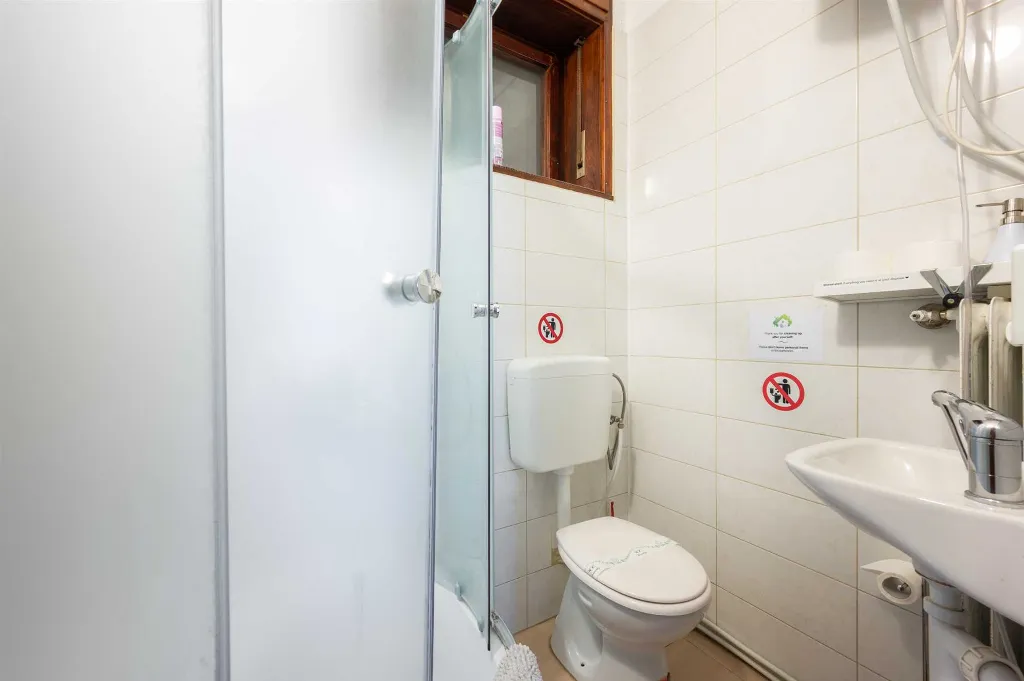 5-Bedroom House in Ljubljana for Up to 12 Guests