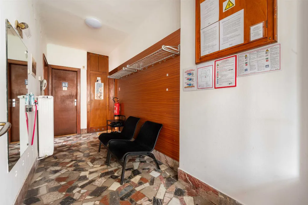 5-Bedroom House in Ljubljana for Up to 12 Guests