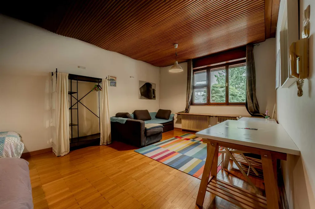 5-Bedroom House in Ljubljana for Up to 12 Guests