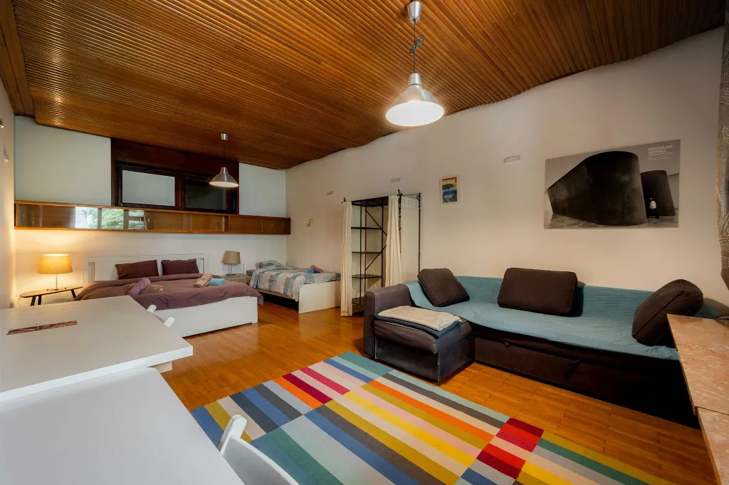 5-Bedroom House in Ljubljana for Up to 12 Guests