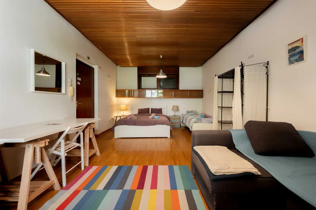 5-Bedroom House in Ljubljana for Up to 12 Guests