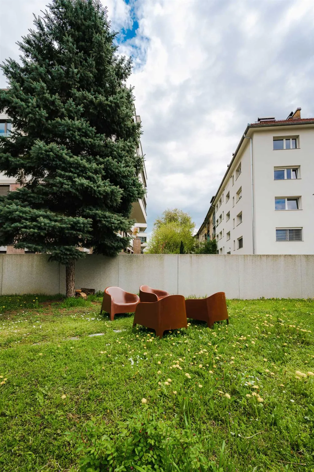 5-Bedroom House in Ljubljana for Up to 12 Guests