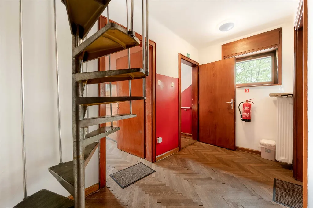 5-Bedroom House in Ljubljana for Up to 12 Guests