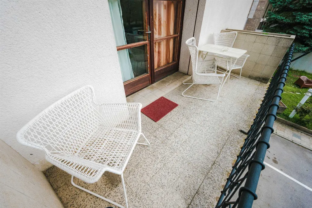 5-Bedroom House in Ljubljana for Up to 12 Guests