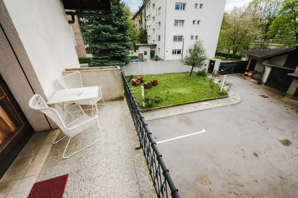 5-Bedroom House in Ljubljana for Up to 12 Guests