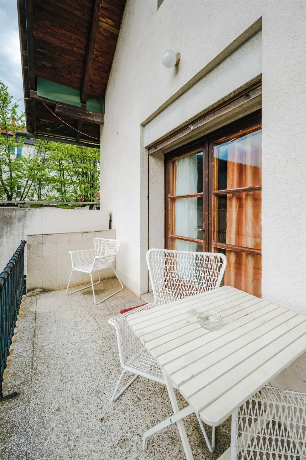 5-Bedroom House in Ljubljana for Up to 12 Guests