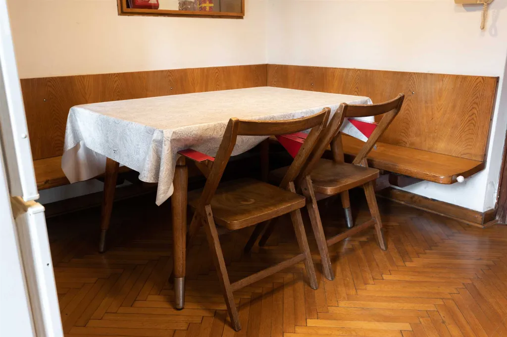 5-Bedroom House in Ljubljana for Up to 12 Guests