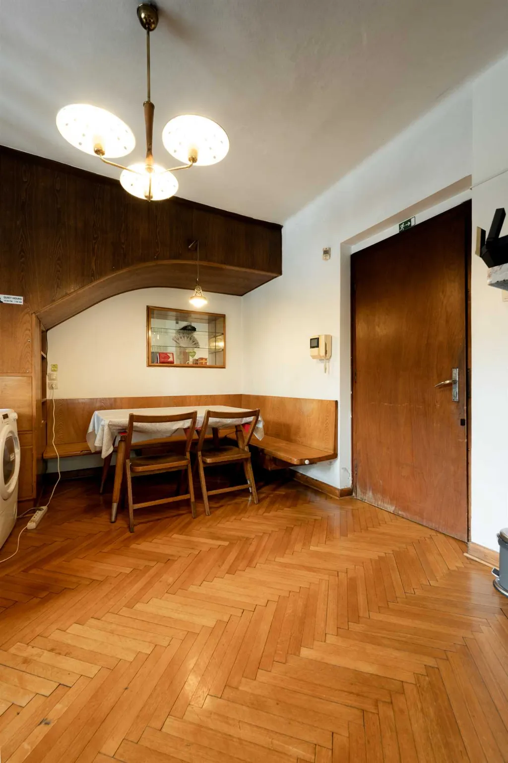 5-Bedroom House in Ljubljana for Up to 12 Guests