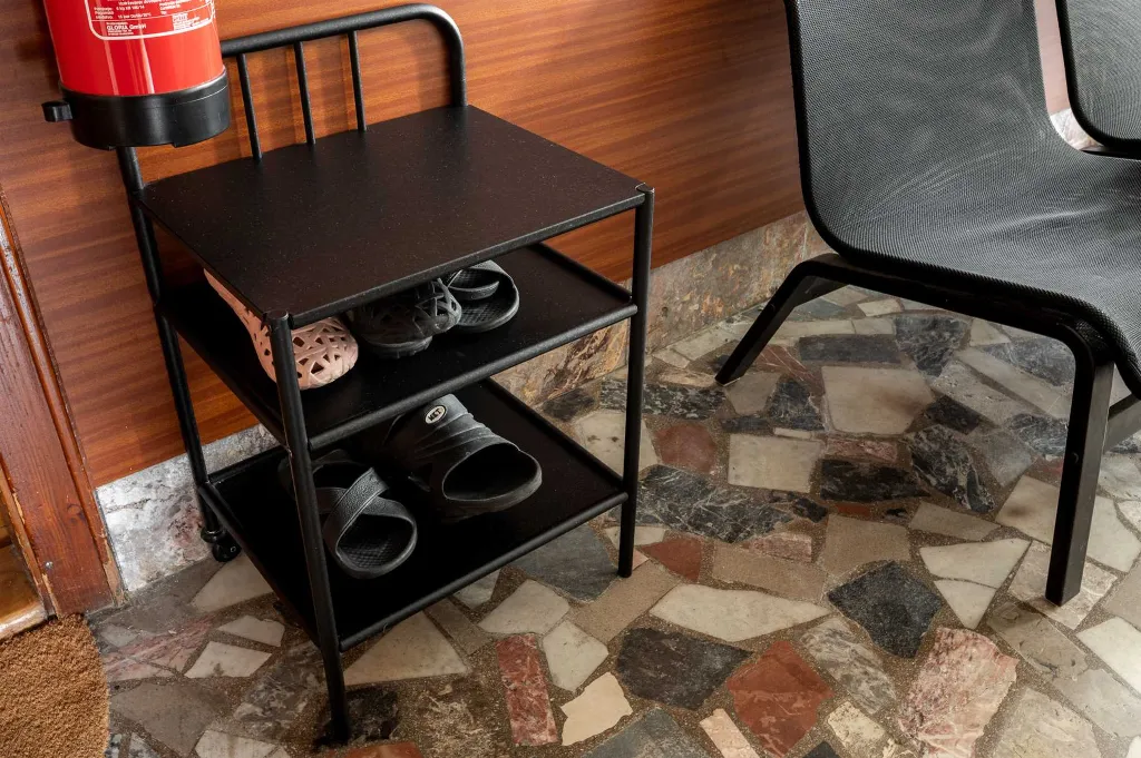 5-Bedroom House in Ljubljana for Up to 12 Guests