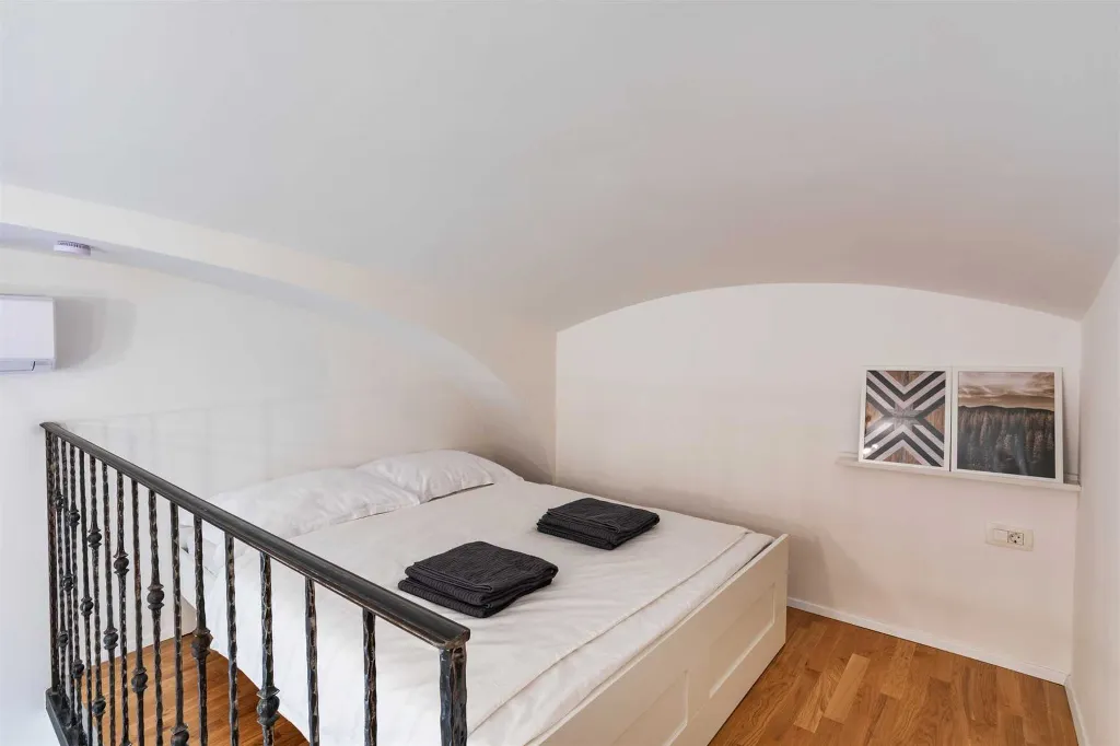 Duplex Studio Near Bus and Train in Ljubljana