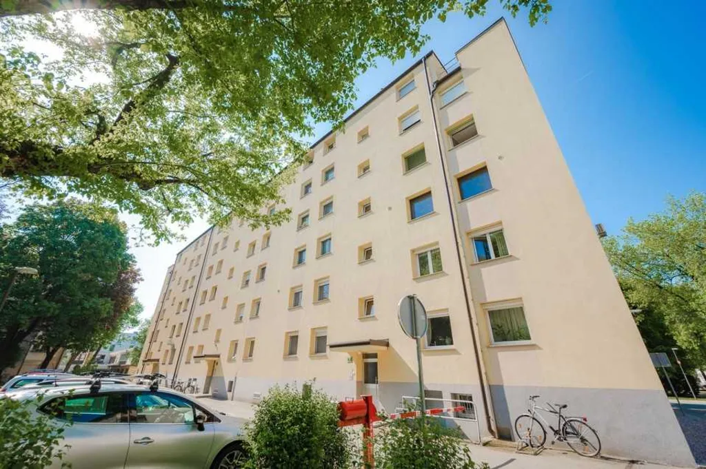 Two-Bedroom Apartment in Ljubljana for Up to 5