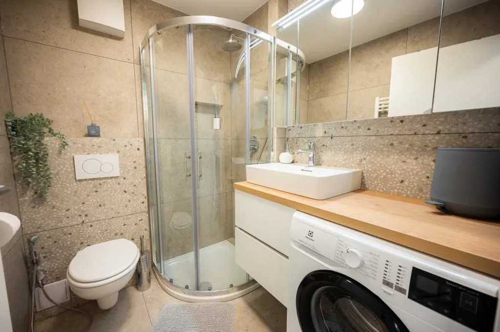 Two-Bedroom Apartment in Ljubljana for Up to 5