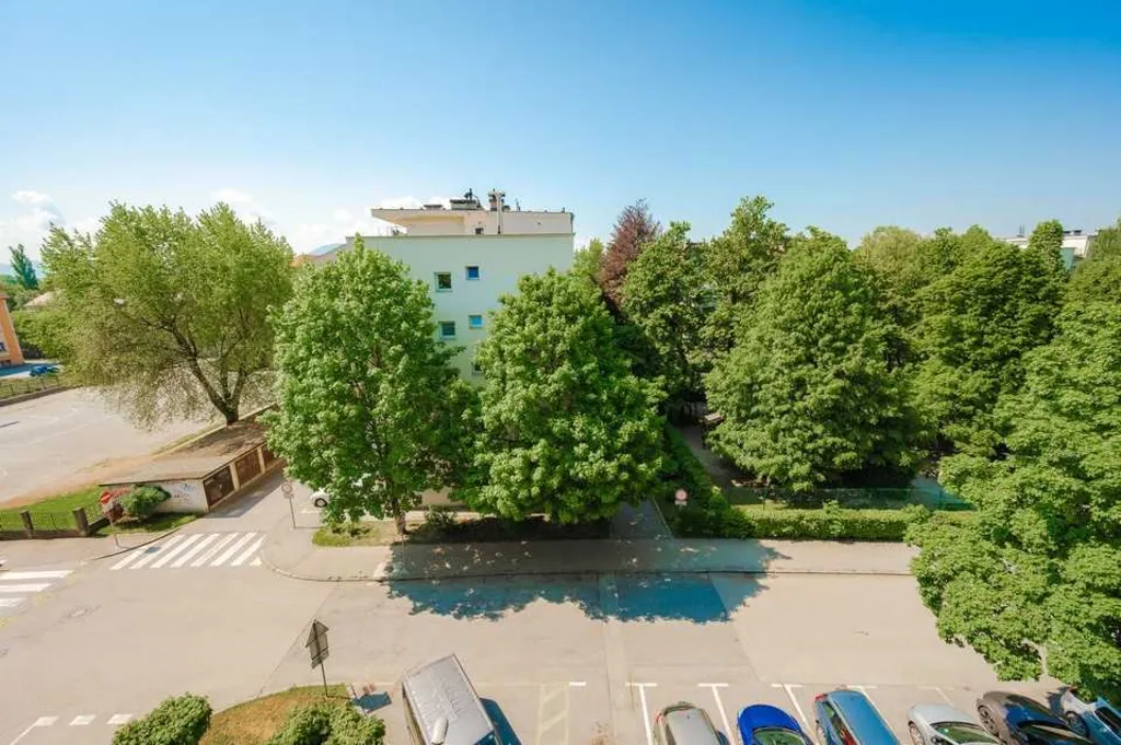 Two-Bedroom Apartment in Ljubljana for Up to 5