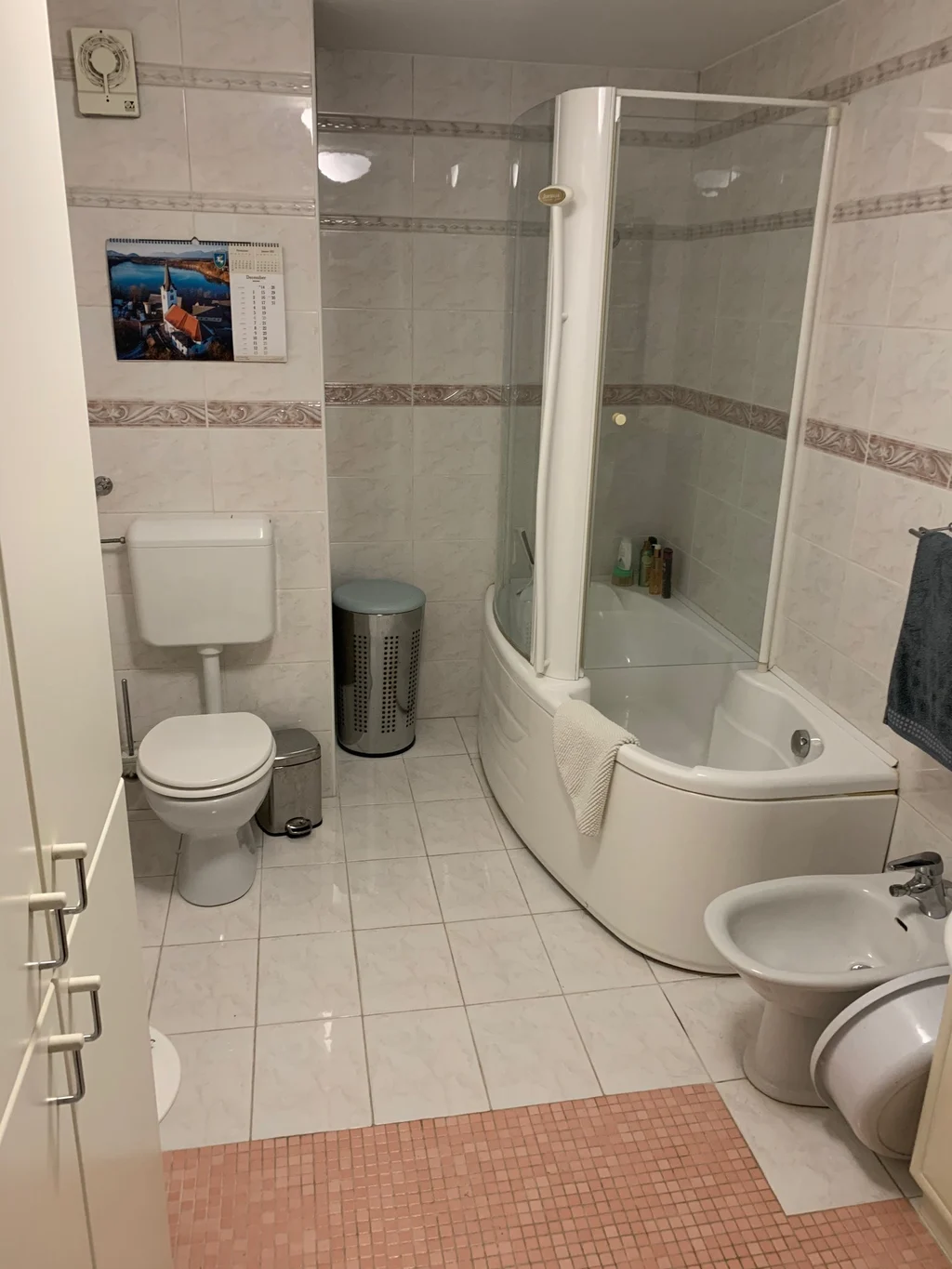 3-Bedroom Apartment in Ljubljana with Surrounding Views