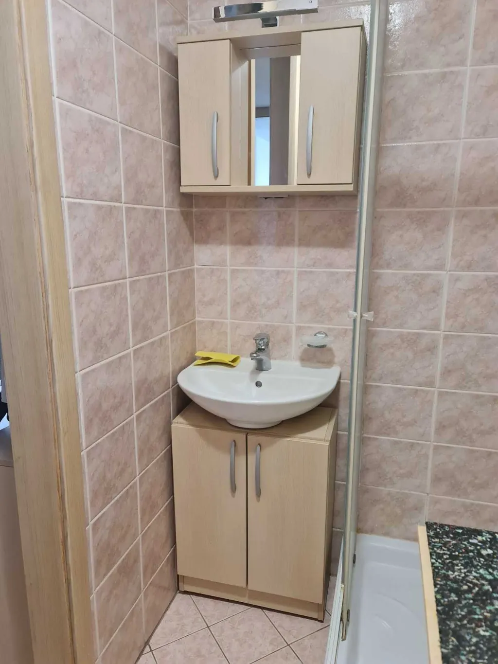 Ljubljana Privacy Studio for Up to 3 Guests