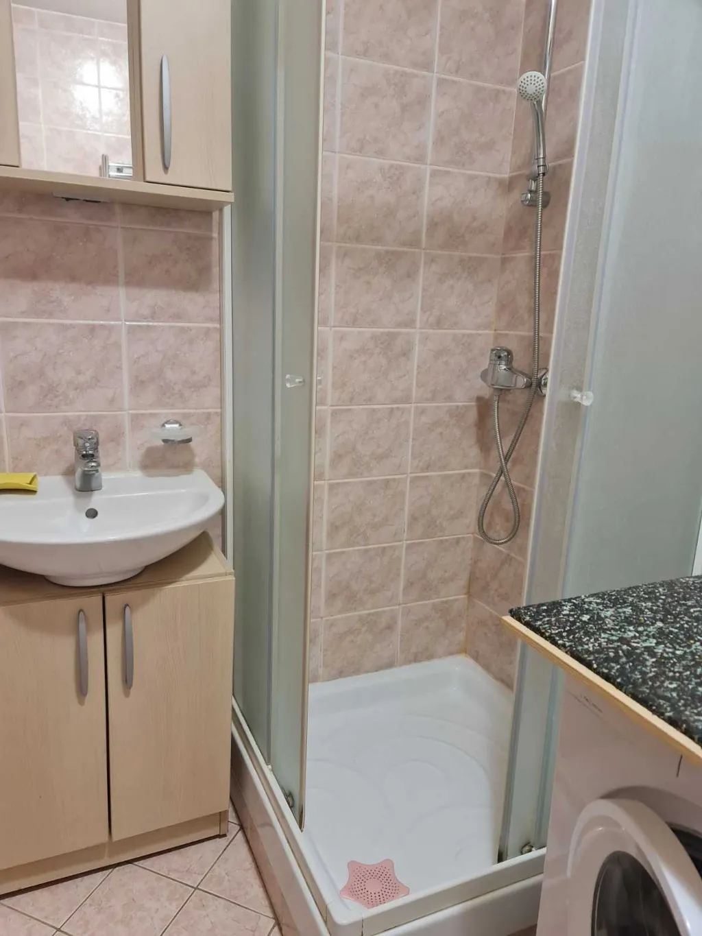 Ljubljana Privacy Studio for Up to 3 Guests