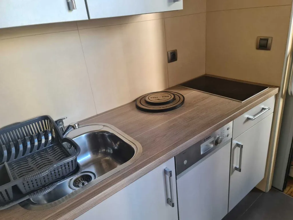 Ljubljana Privacy Studio for Up to 3 Guests