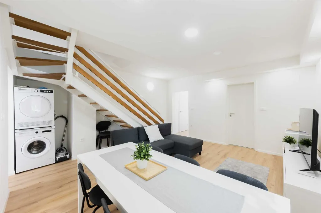 3-Bedroom Apartment with Private Entrance in Ljubljana