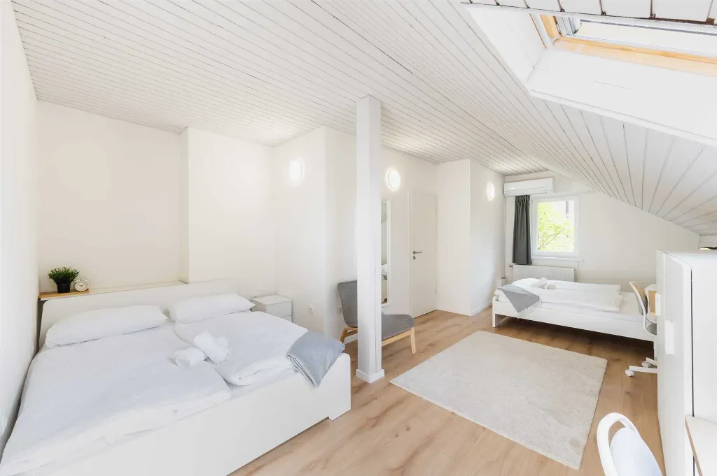 3-Bedroom Apartment with Private Entrance in Ljubljana