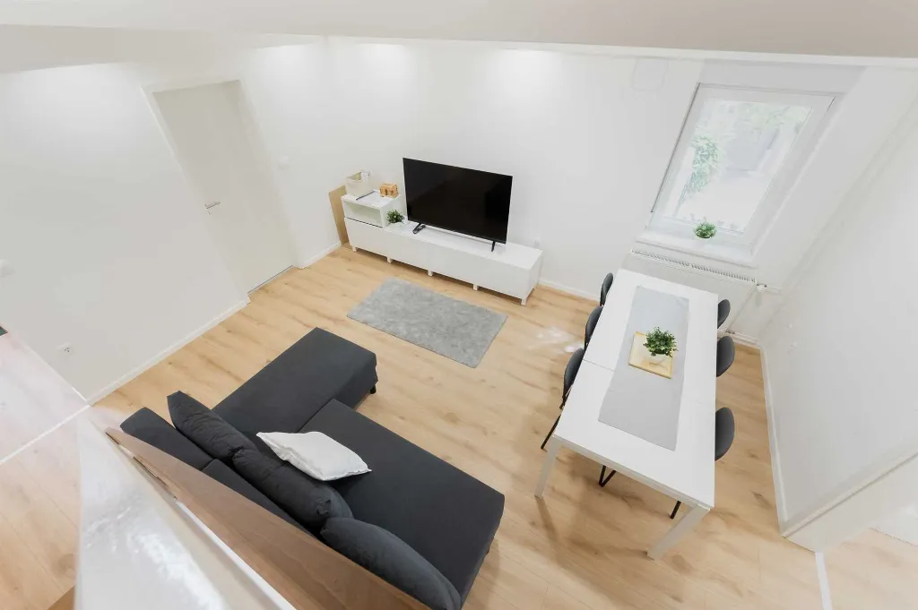 3-Bedroom Apartment with Private Entrance in Ljubljana