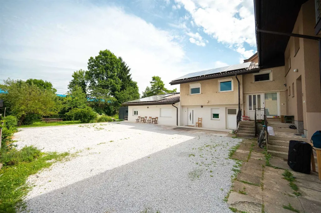 3-Bedroom Apartment with Private Entrance in Ljubljana