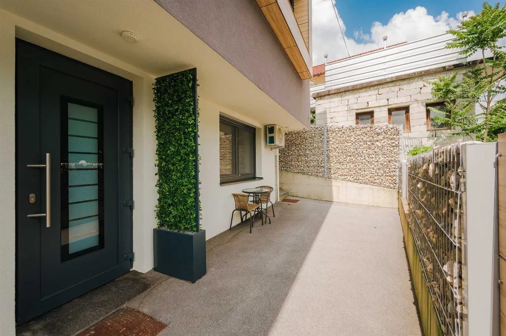 Air-Conditioned One-Bedroom Apartment in Radeče