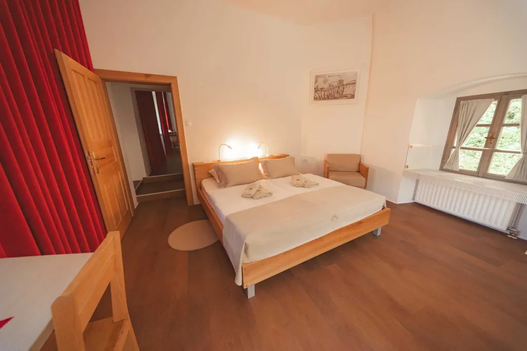 Apartment in Podsreda for up to 6 guests