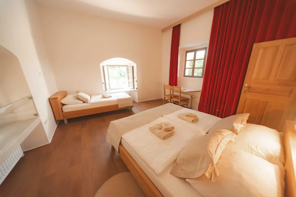 Apartment in Podsreda for up to 6 guests