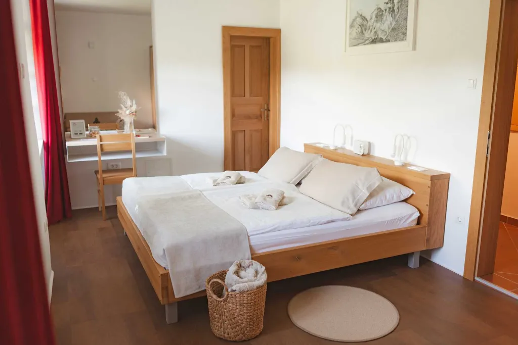 Apartment for 3 Guests in Podsreda