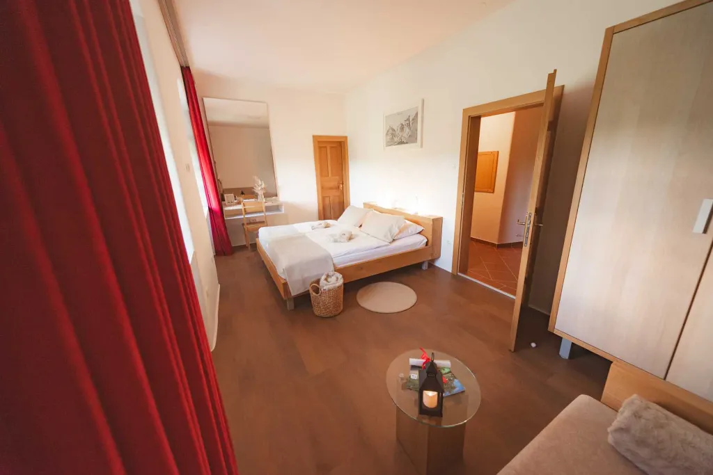 Apartment for 3 Guests in Podsreda