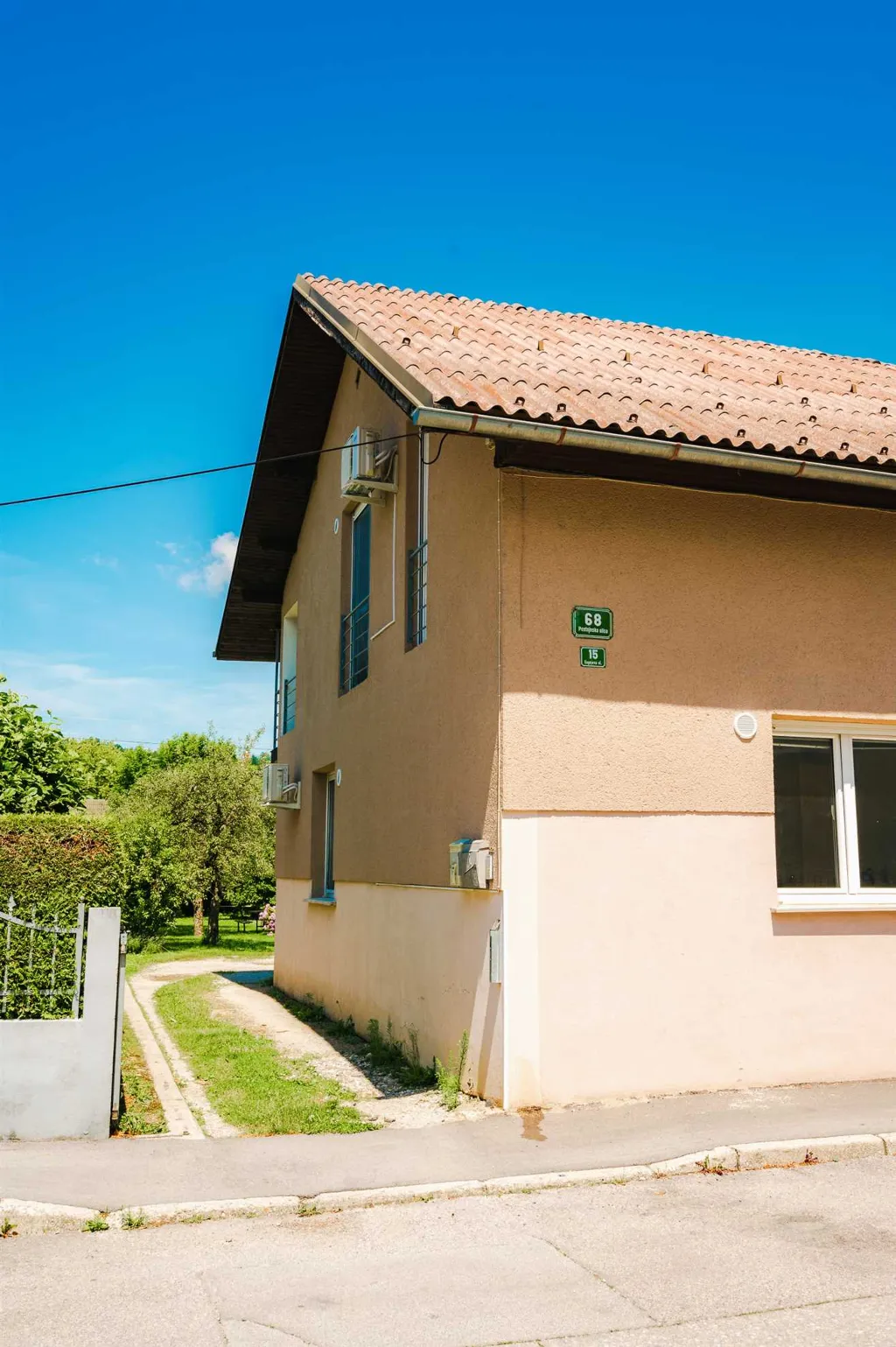 Two-Bedroom Apartment in Ljubljana for 3 Guests