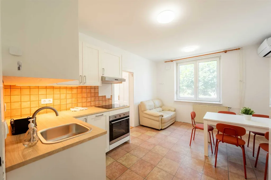 Two-Bedroom Apartment in Ljubljana for Up to 5 Guests