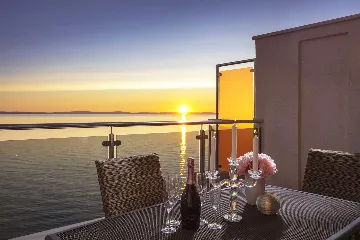 Podstrana 2-Bedroom Apartment with Private Cove