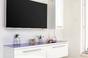 Podstrana 2-Bedroom Apartment with Private Cove