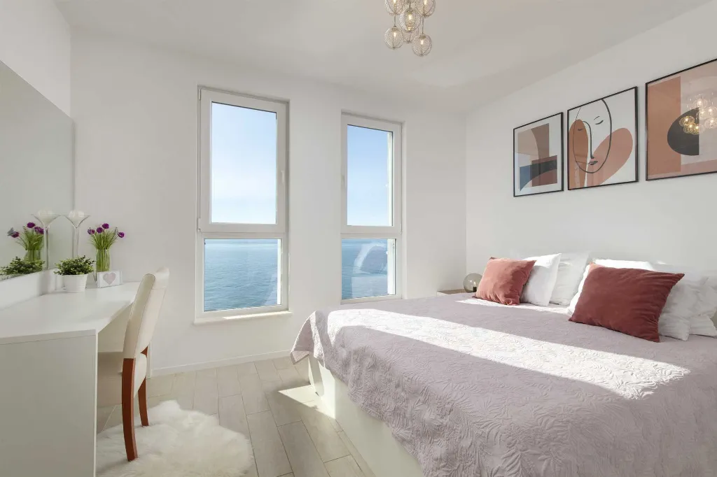 Podstrana 2-Bedroom Apartment with Private Cove