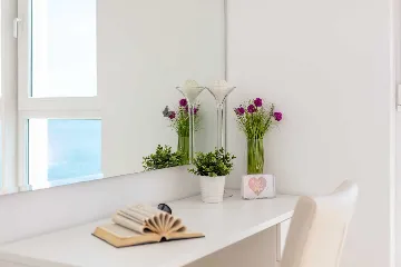 Podstrana 2-Bedroom Apartment with Private Cove