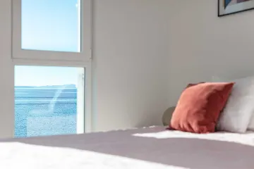 Podstrana 2-Bedroom Apartment with Private Cove