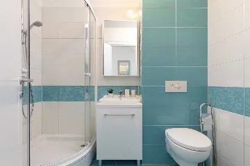 Podstrana 2-Bedroom Apartment with Private Cove