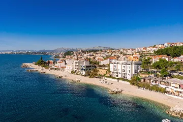 Podstrana 2-Bedroom Apartment with Private Cove