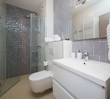 Podstrana 4-Bedroom Apartment for 8 Guests