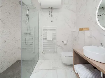 Podstrana 4-Bedroom Apartment for 8 Guests