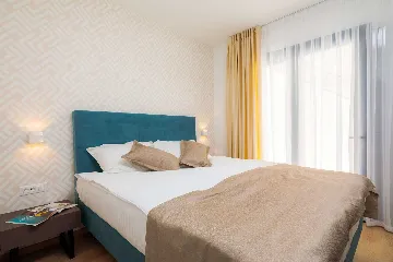 Podstrana 4-Bedroom Apartment for 8 Guests