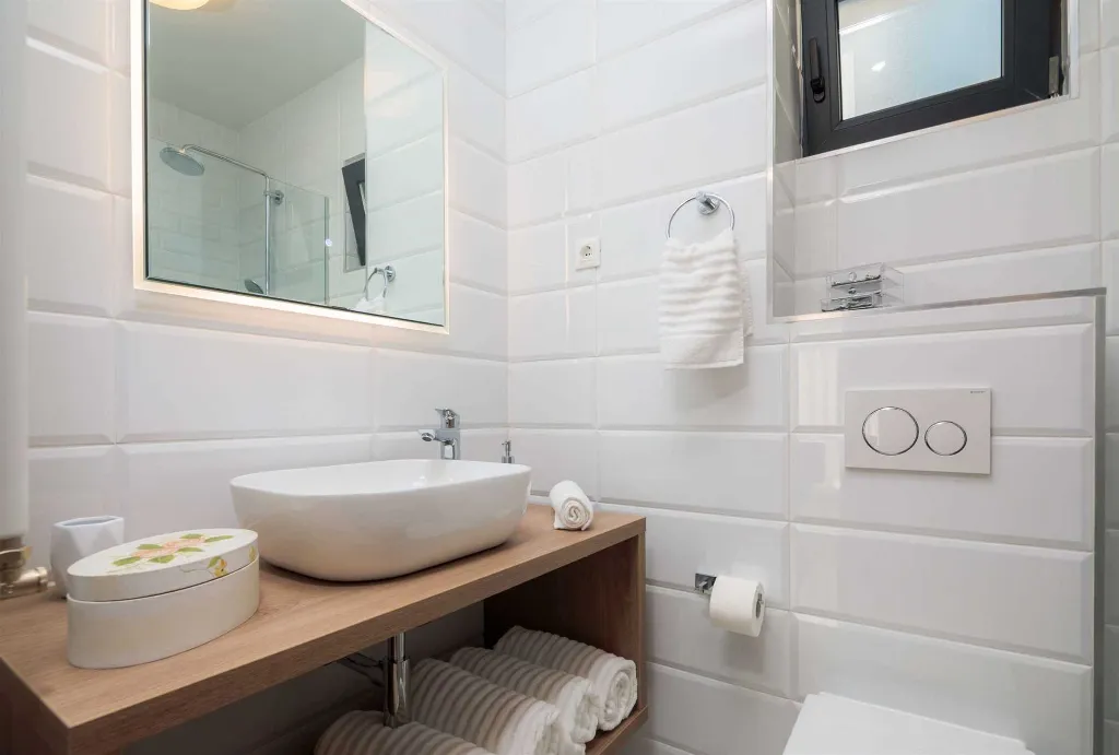 Podstrana 4-Bedroom Apartment for 8 Guests